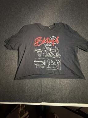 BKTSQD Legacy Basketball Graphic‎ T-Shirt Black AXL